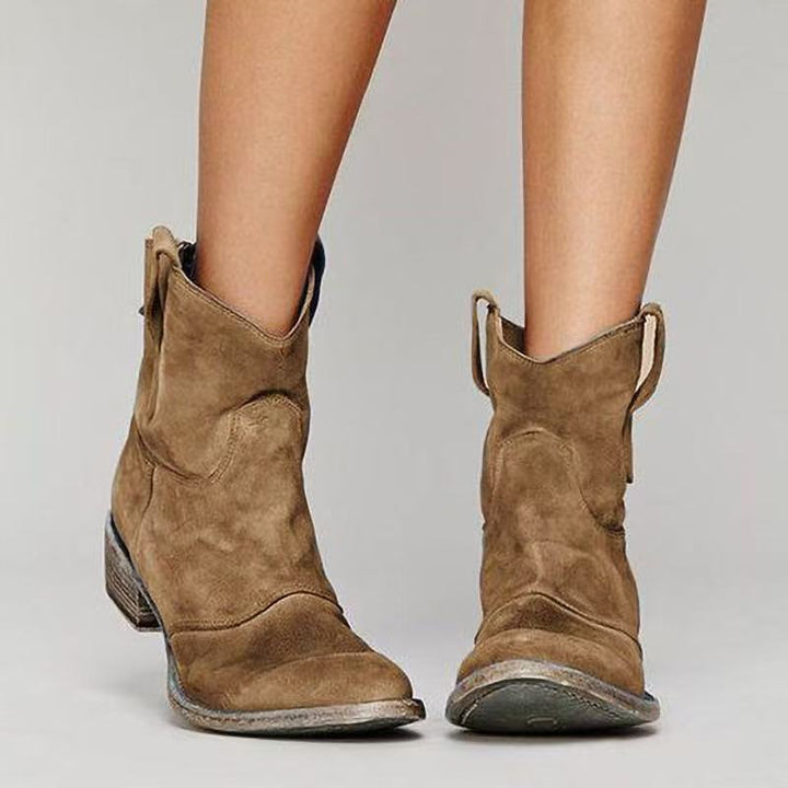 Nubri | Elegante Wildleder-Stiefeletten mit Blockabsatz 1