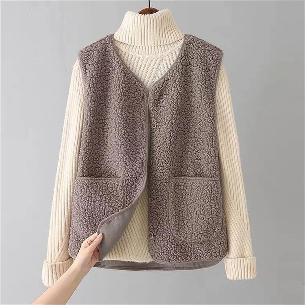 Olivia | Klassische & Leichte Damen Strickjacke mit weichem Tragegefühl 2