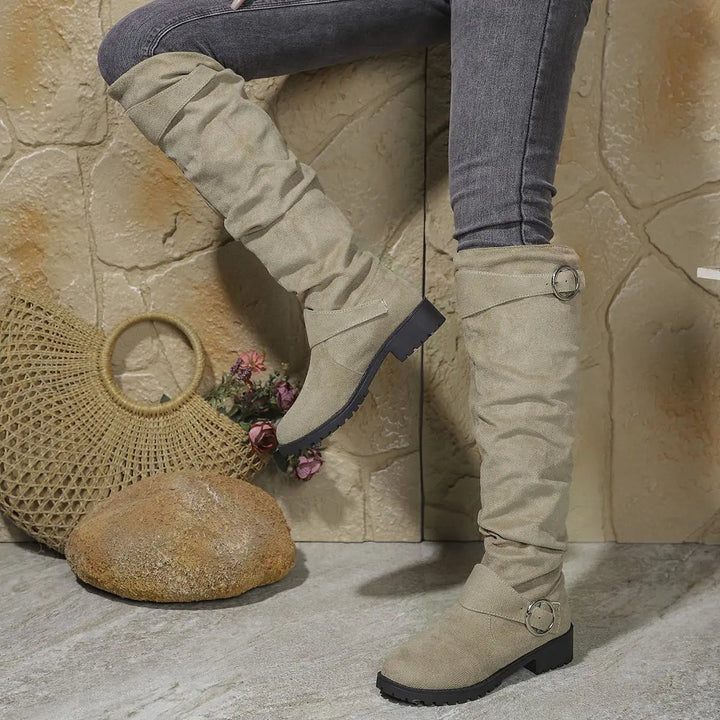 Victoria | Elegante und moderne kniehohe Damenstiefel 2
