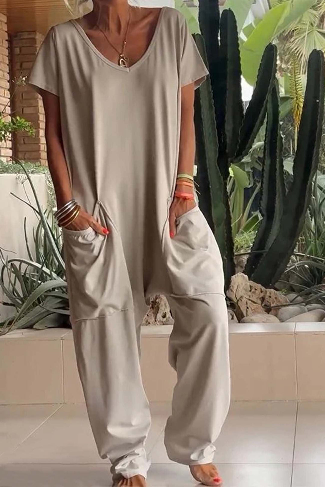 Viona | Eleganter, Bequemer &amp; Vielseitiger Damen Overall mit V-Ausschnitt 5
