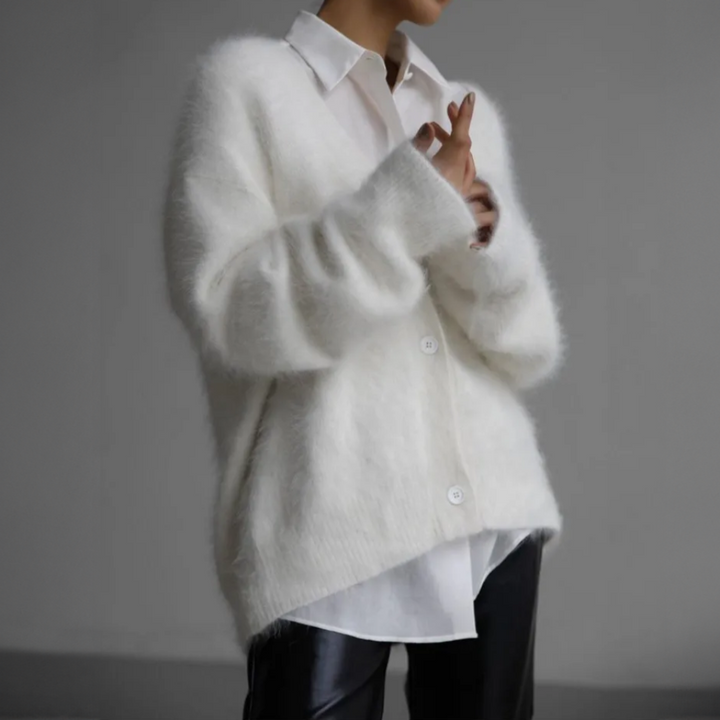 Yara | Warm und elegant in einer Kaschmir-Strickjacke 6