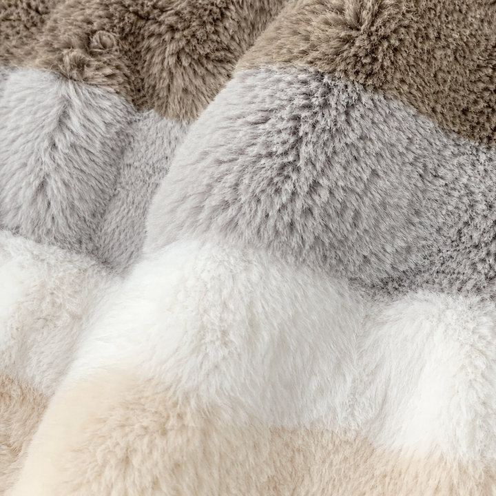 Furvella | Oversized Faux Fur Coat – Color-Block Design