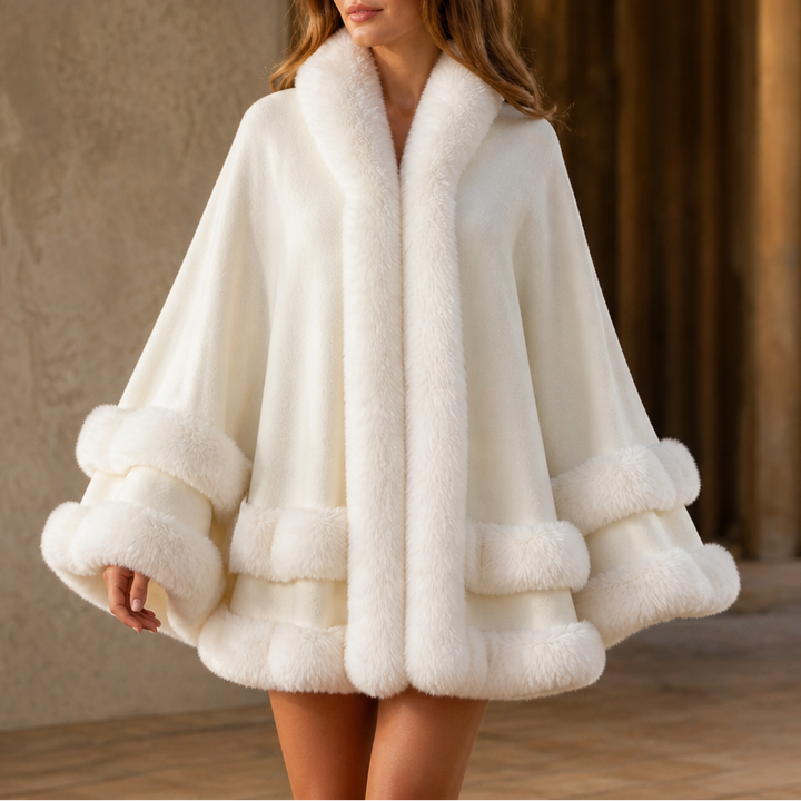 Wearbella | Hooded Knit Cape Coat mit Faux-Fur-Besatz