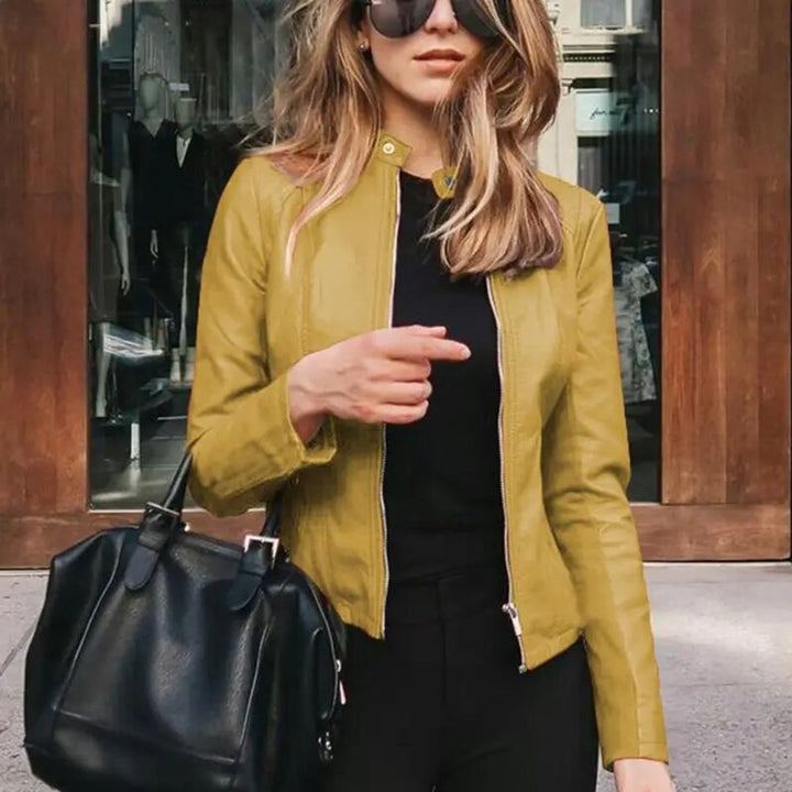 Phoebe | Slim-Fit Faux Leather Jacket – Stylish Cropped Design for Women
