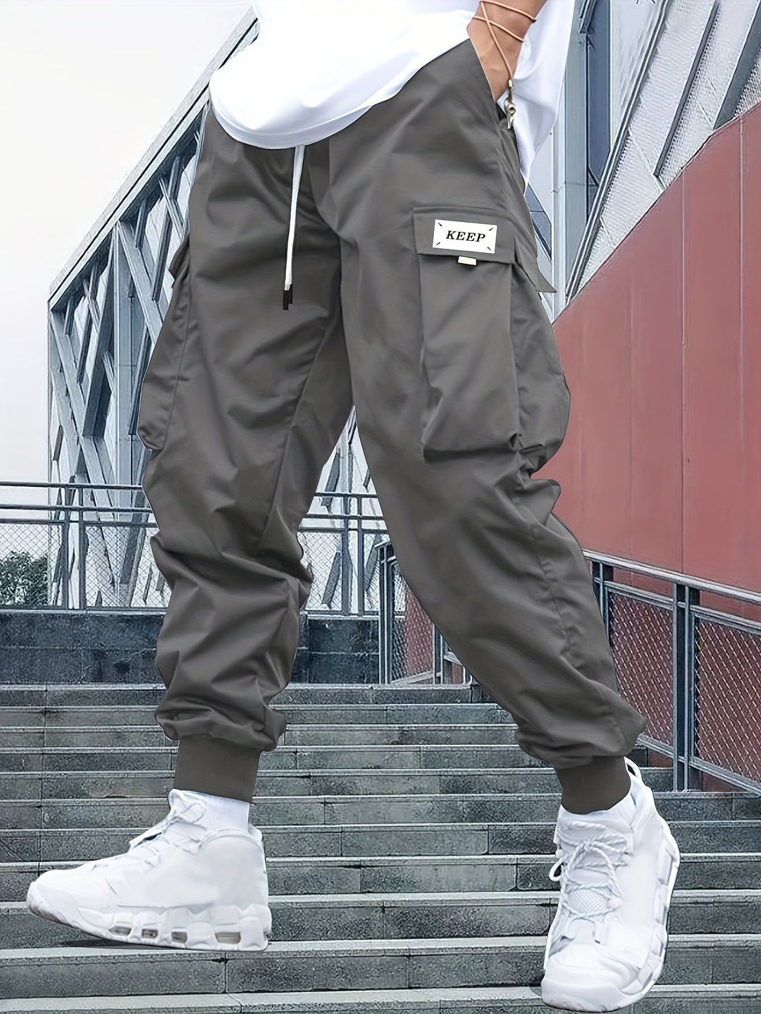 David | Modern and Functional Cargo Pants