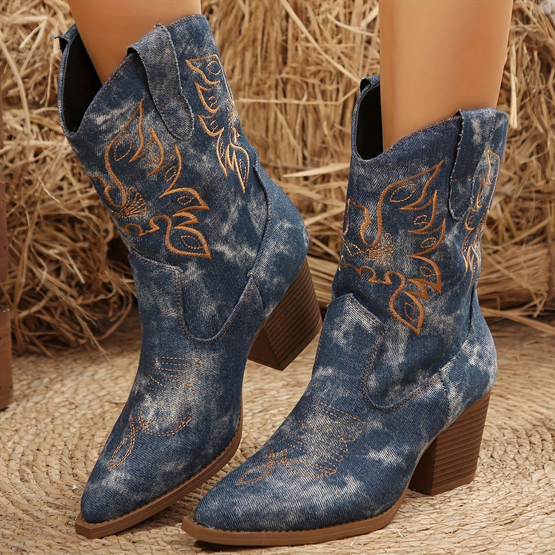 Emilia | Elegant cowboy boots with floral embroidery