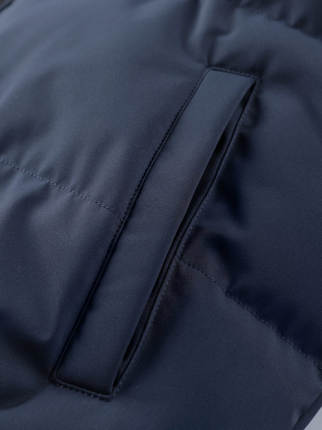 Bruce | Winterjacke mit Kapuze – Stilvoll und Warm