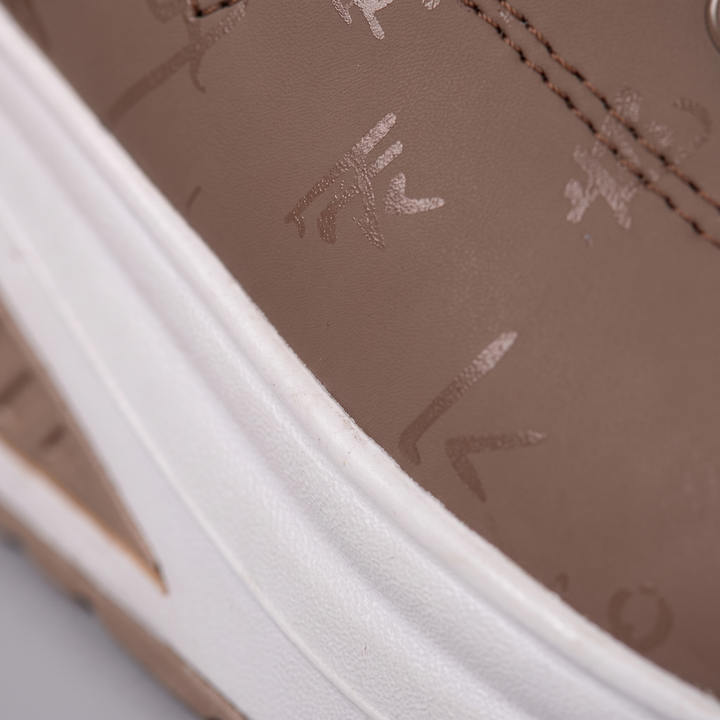 Chloe | Lace-Up Sneakers – Sportlicher Komfort für jeden Tag