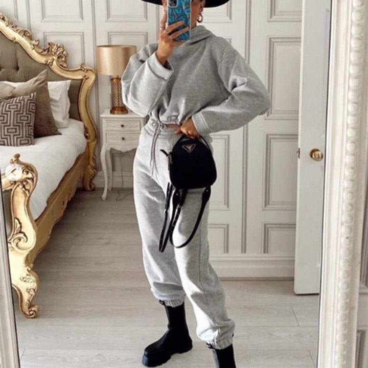 Drune | Trainingsanzug Set – Modernes Crop-Design für Damen